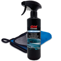 Bote de 500ml de QM Glass Cleaner para los cristales del coche y un paño de microfibra
