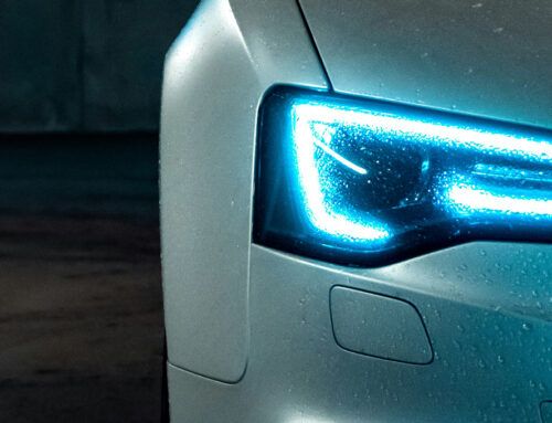 La Importancia de Limpiar y Cuidar los Faros del Vehículo